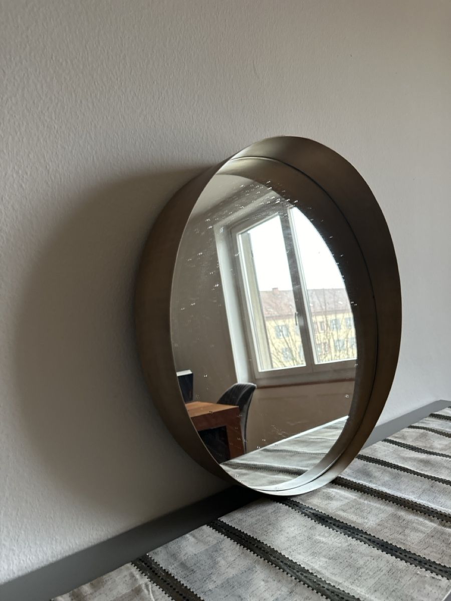 Pfister Spiegel: Round Copper Wall Mirror - Stylish Home Decor - Chic Look! – Gebraucht aus Zürich von Curated.Chapters 1