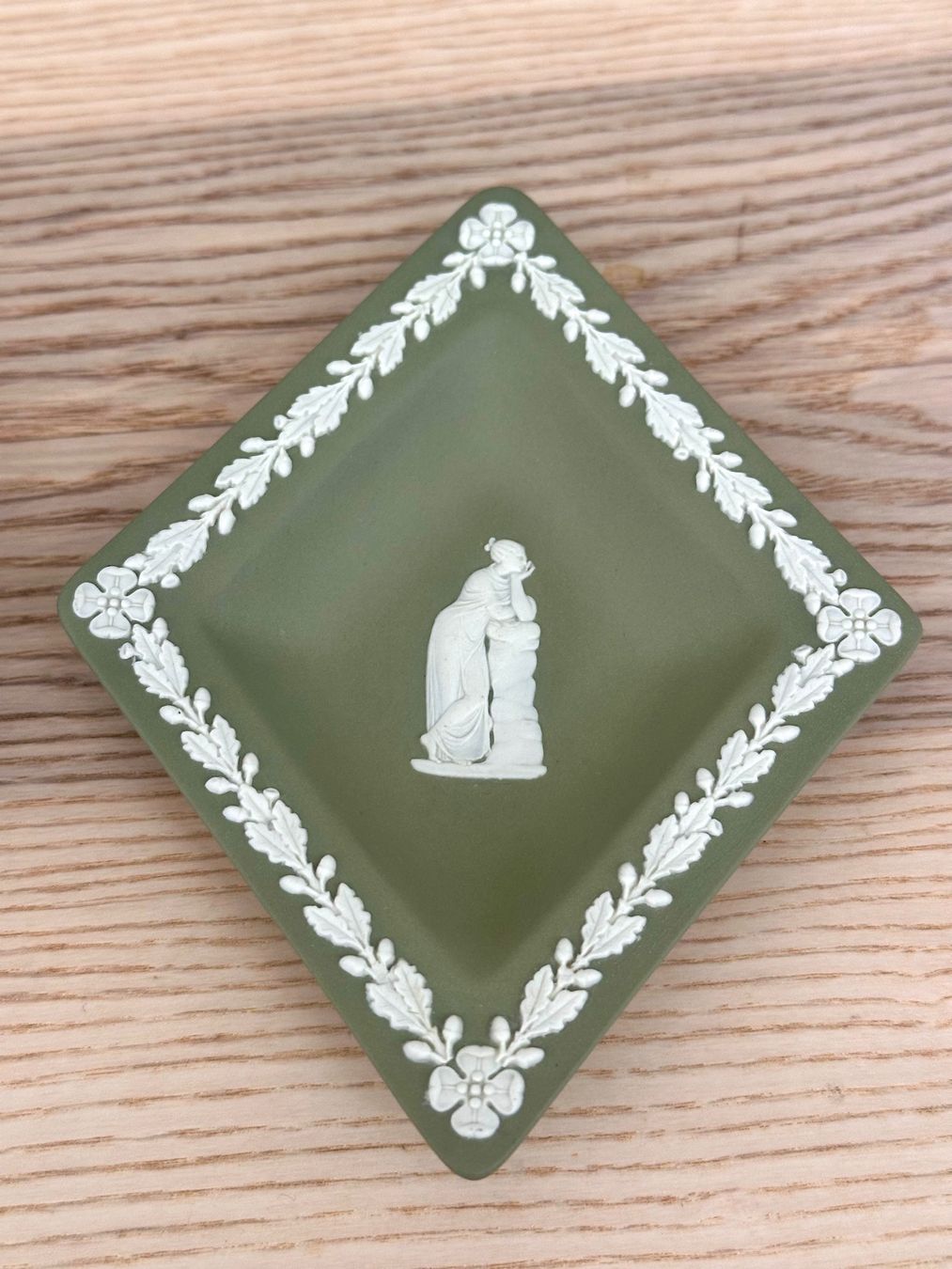 Wedgwood Piatti: Zwei Wedgwood Jasperware Teller – Usato da Onex venduto da Joliechose6 3