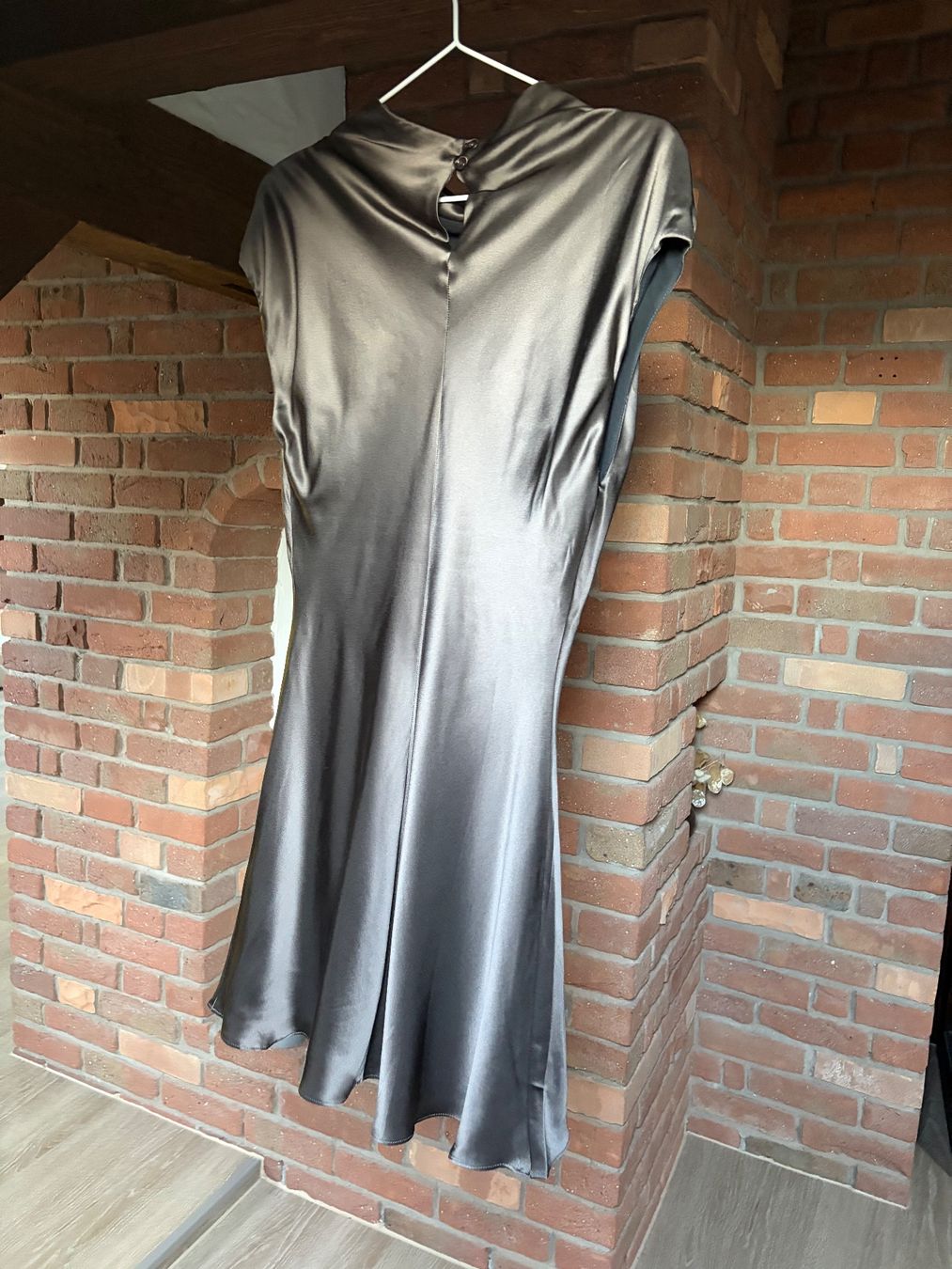 Reformation Vestiti: The Reformation Kleid Grösse M – Usato da Niedergösgen venduto da sim_v2bq 1