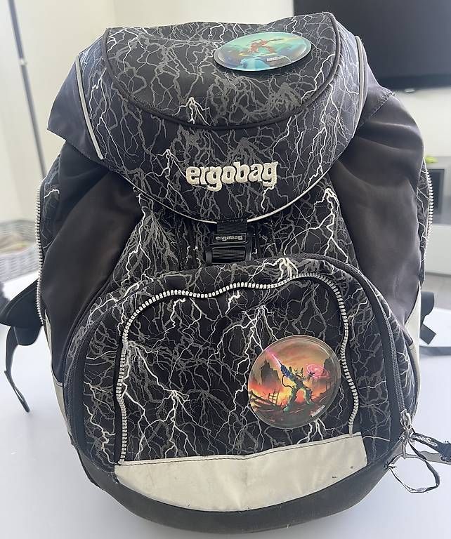 Ergobag Borse & Zaini: Ergobag Super ReflektBär Schulsack inkl. Etui und Zubehör – Usato da Bellach venduto da Fschoenbaechler 1