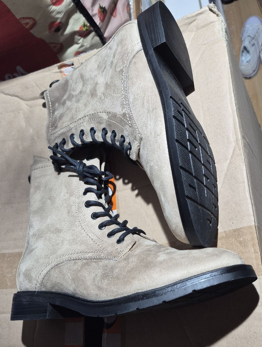 Chaussures femmes: Stiefel – Neuf (Voir description) à Wislikofen par ana_j6bc 2