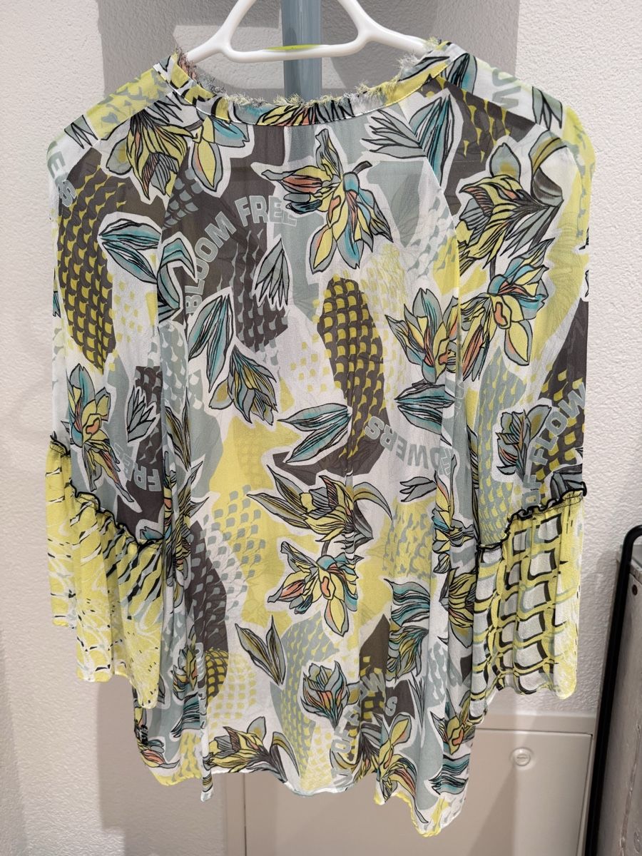 Marc Cain Camicette: Marc Cain Bluse, Gr. N5, 42 Sommerbluse mit Blumenmuster – Usato da Wallisellen venduto da Sue04 1