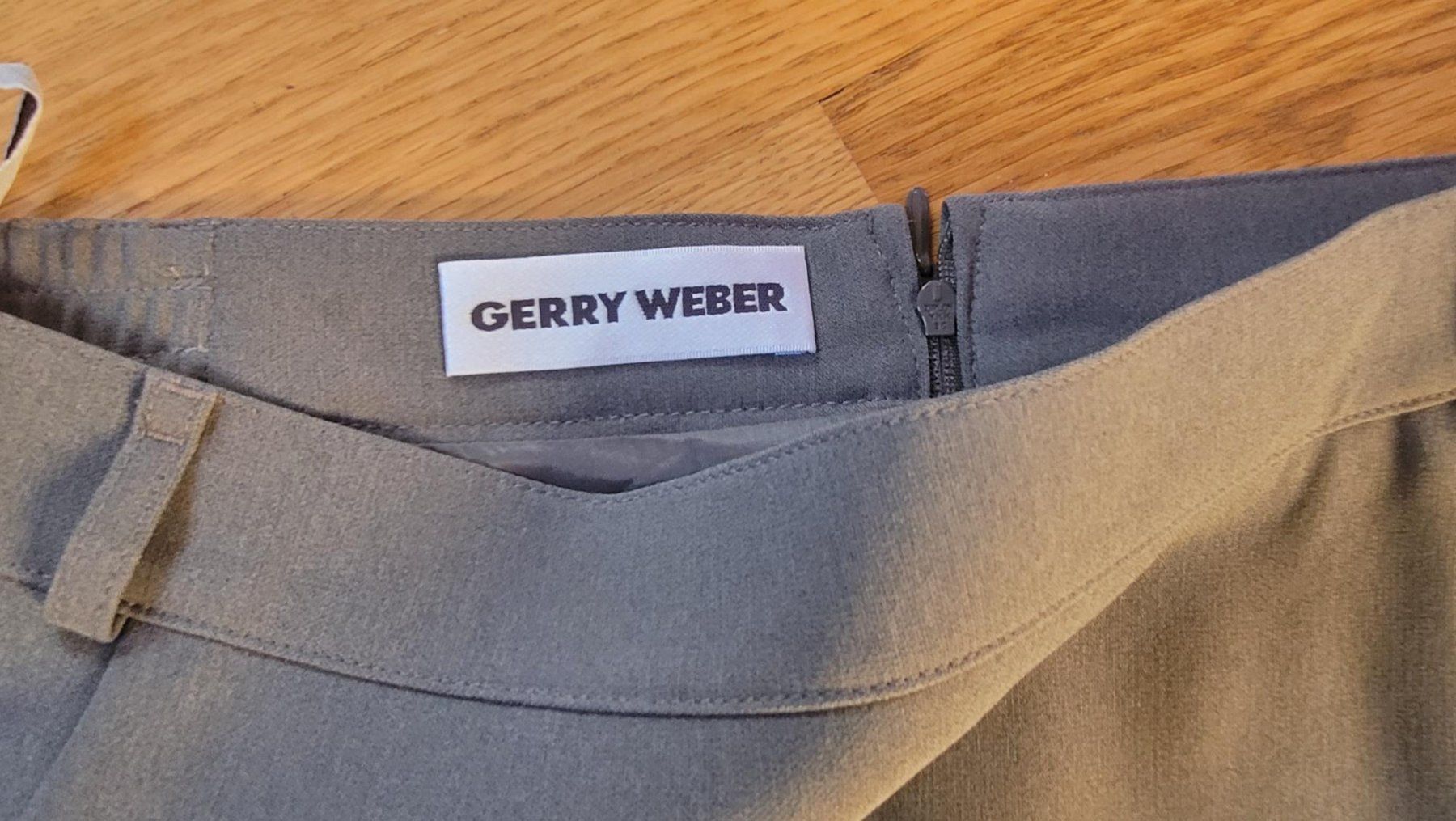 Gerry Weber Gonne: Jupe in grau, Grösse 44 von Gerry Weber – Nuovo (secondo la descrizione) da Neschwil venduto da flower_69 2