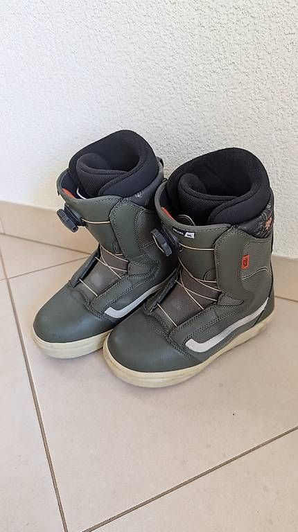 Scarpe da uomo: Boots snowboard Vans 37  – Usato da Provence venduto da tokoclo