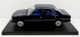 Peugeot 305 SR Limousine 1977-1982 dunkelblau      1:24