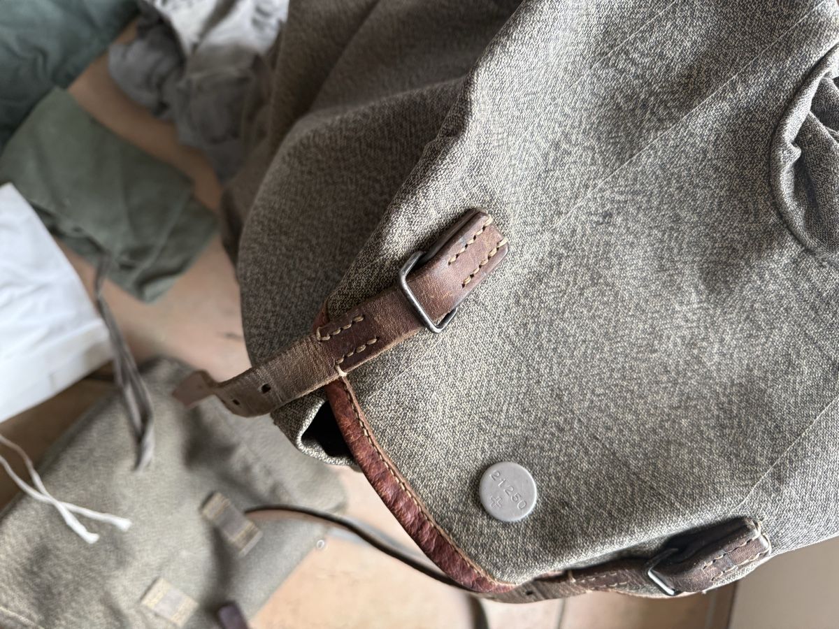 Schweizer Armee Zaini: Vintage Militär Rucksack – Usato da Horriwil venduto da Carrera68 1