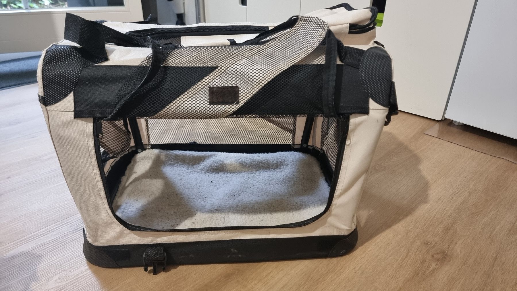 Cucce & Letti: hundebox s – Usato da Basel venduto da sil_t6p8 2