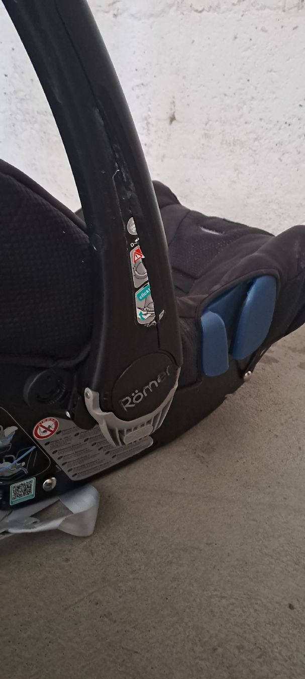Britax Römer Seggiolini per auto: Römer Babyschale Autositz – Usato da St. Margrethen SG venduto da ibra_ch 3