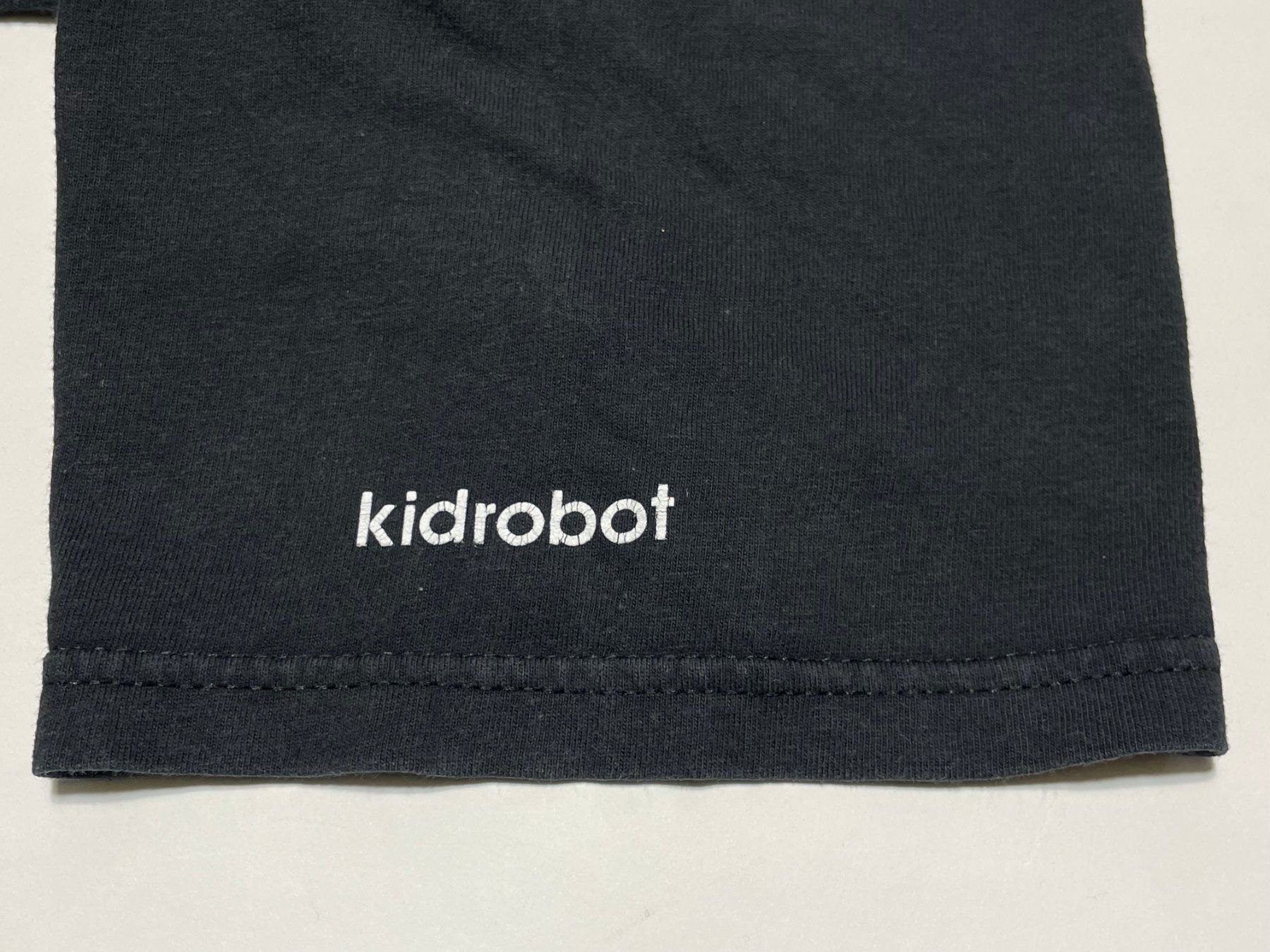 T-shirt: 2K10 T-Shirt Kid Robot Sz M – Usato da Zürich venduto da le_souk 4
