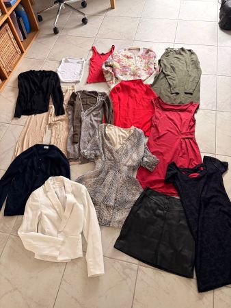Damenkleider verschiedene Marken Grösse XS/S, 14 Teile