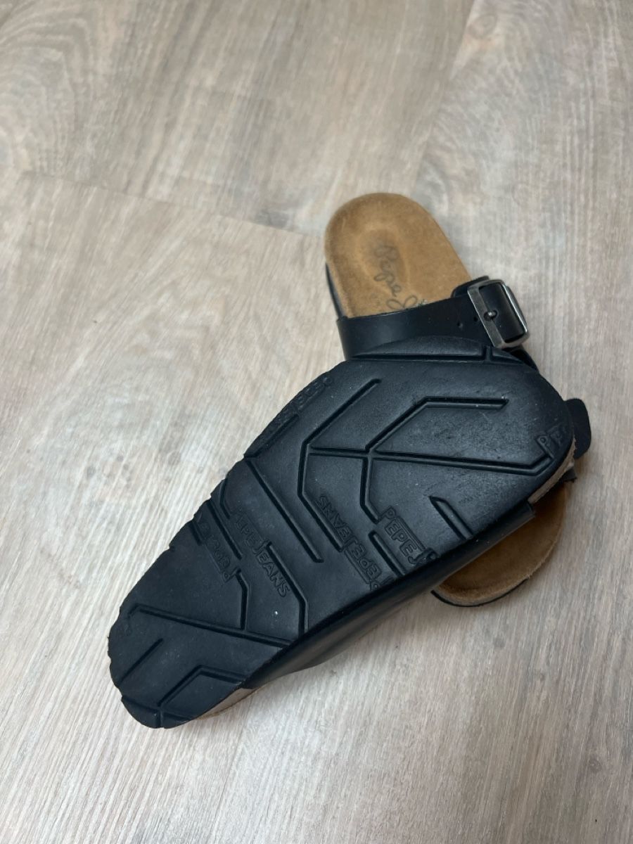 Pepe Jeans Scarpe per ragazzi: Kinder Hausschuhe 33 – Usato da Bachenbülach venduto da Dana_Ondrasik 2