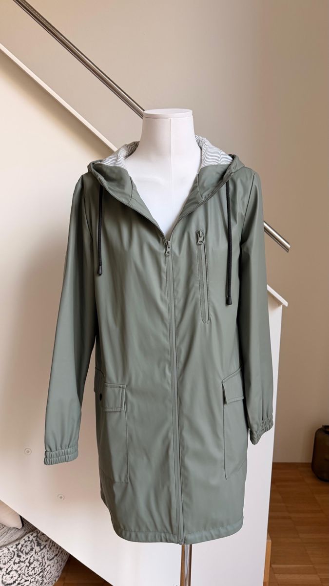 Zara Mäntel: Zara Basic Regenjacke, Khaki-Grün, Gr. S – Gebraucht aus Küsnacht ZH von maryberryblue