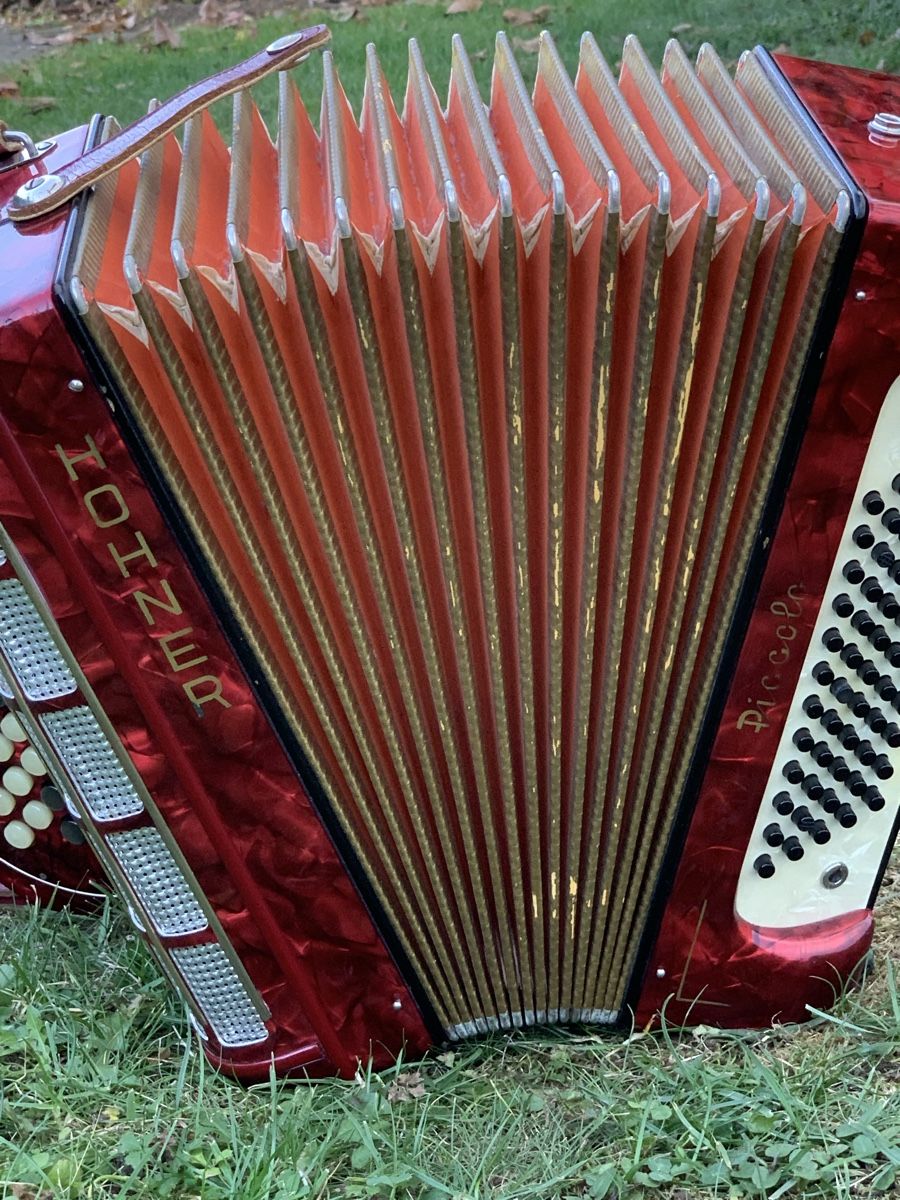 Hohner Musikinstrumente: Akkordeon HOHNER „Piccolo“ – Gebraucht aus Wangen b. Olten von Finolino28 7