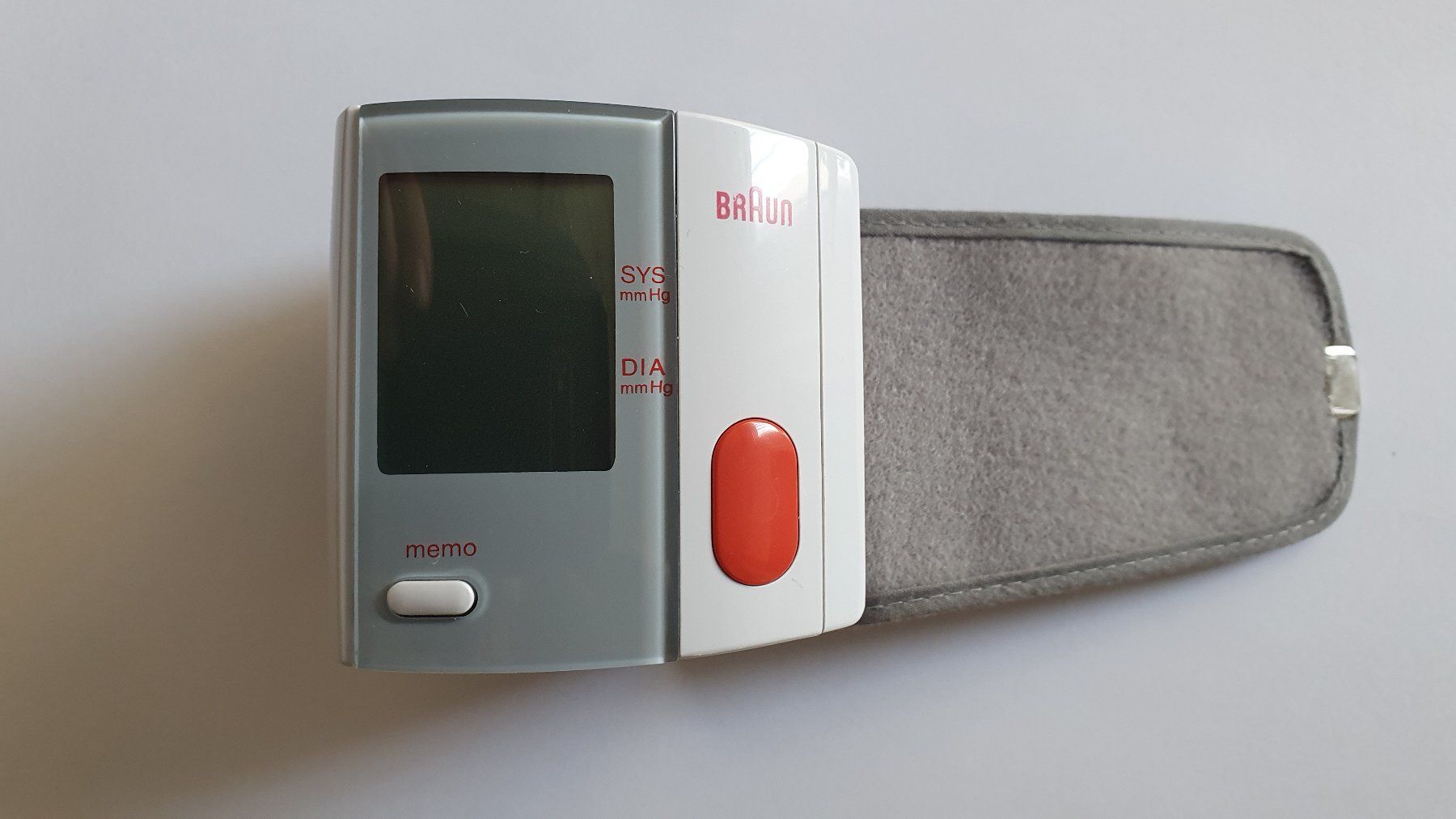 Braun Attrezzature mediche: Braun Handgelenk-Blutdruckmessgerät – Usato da Ittigen venduto da Searay