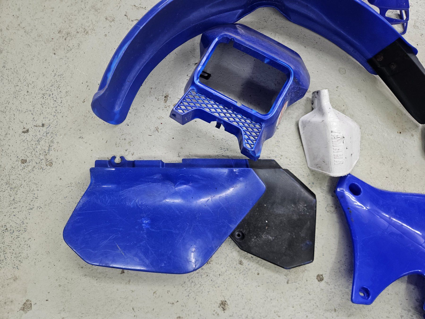 Yamaha Toutes les pièces détachées moto: Yamaha DT 125 Plastics Verkleidung – D'occasion à Mellingen par jea_hkf9 1
