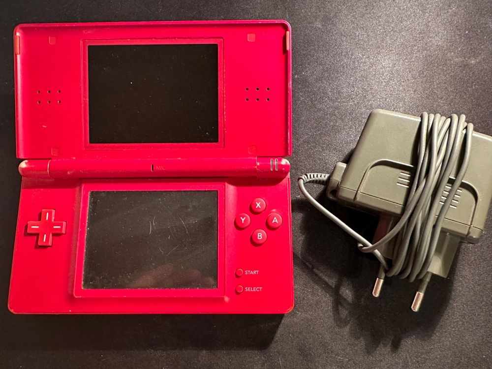 Nintendo DS Lite Rot + Ladekabel Original