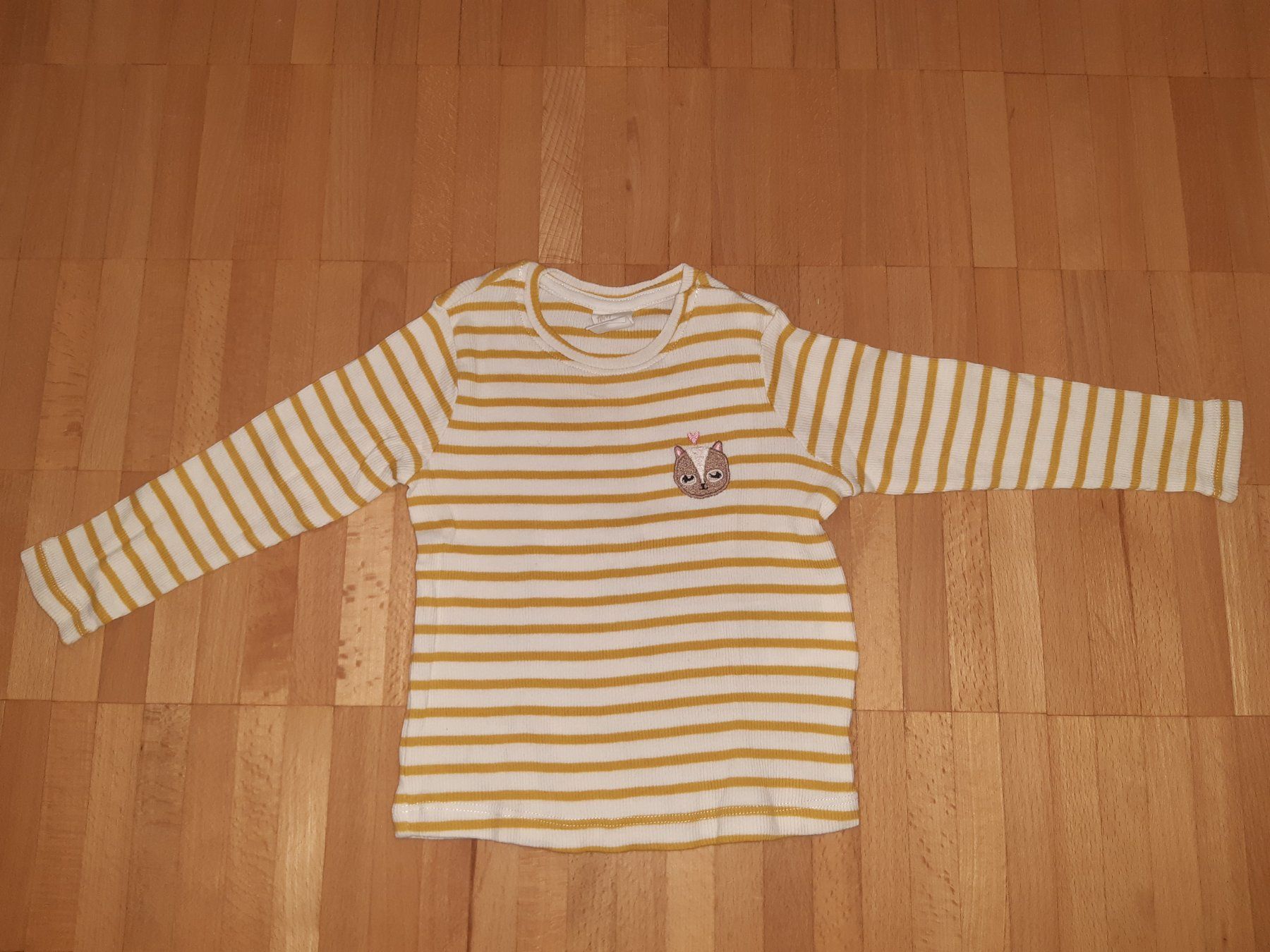 Lotti & Set di vestiti: Baby-Set Pullover + Jeans Gr. 74 – Nuovo (secondo la descrizione) da Urdorf venduto da core8 1