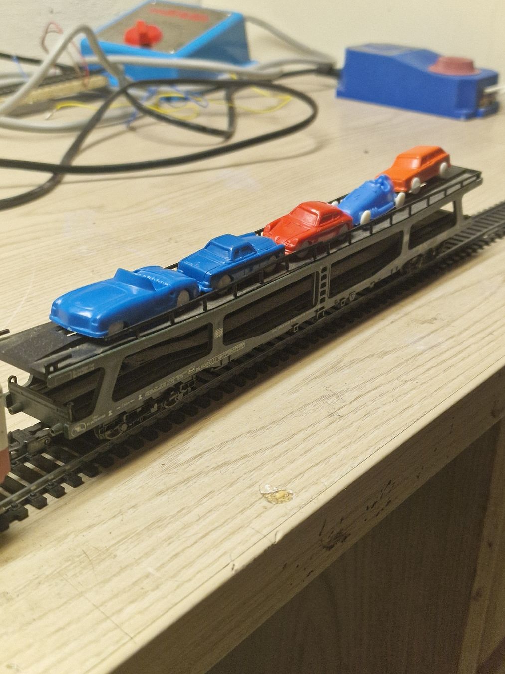 Lima Modellini di ferrovie: Lokomotive Lima mit zwei wagons  – Usato da Herzogenbuchsee venduto da ioa_zcm6 3