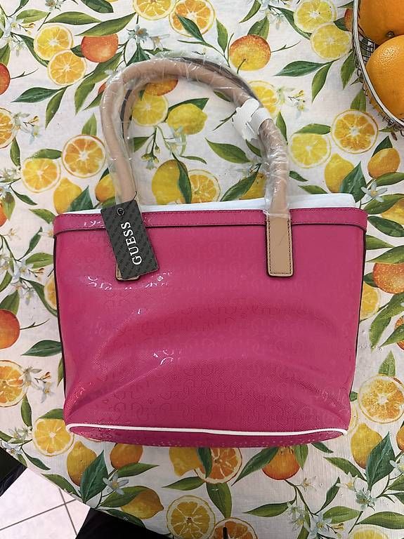 Borse da donna: Borsa Guess – Nuovo e nell'imballaggio originale da Biasca venduto da dan_96w9 1