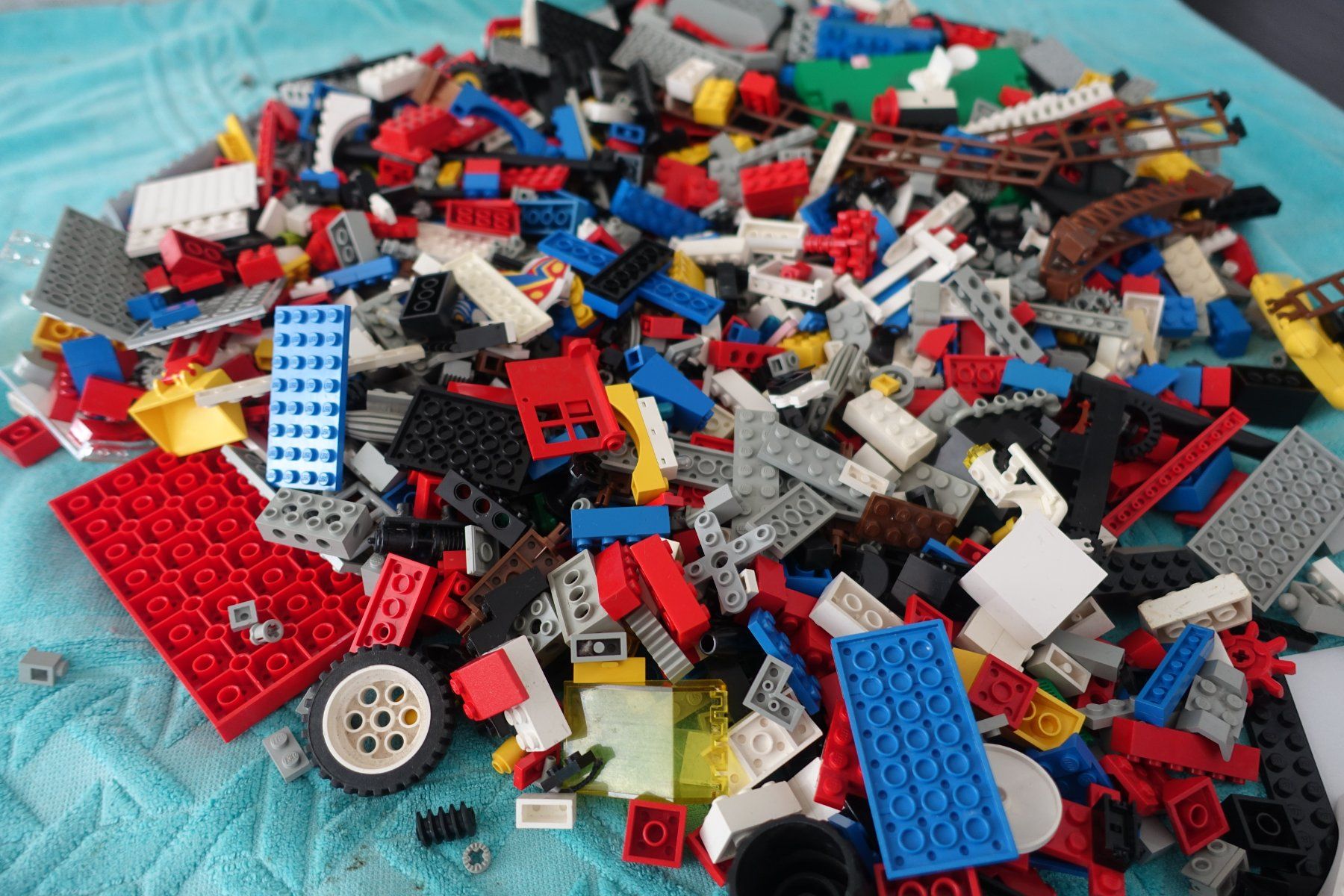 Lego Giocattoli: 3kg verschiedene Legosteine/Teile – Usato da Belp venduto da Mazarron58 2