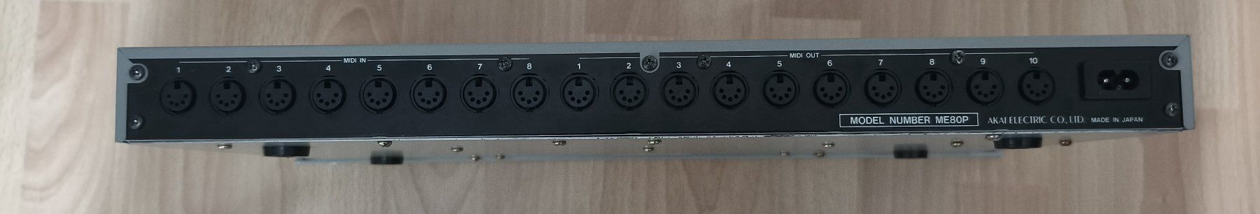 Akai Strumenti musicali: Akai ME80P midi patchbay 8in / 10out – Usato da Cheyres venduto da Alex60 1