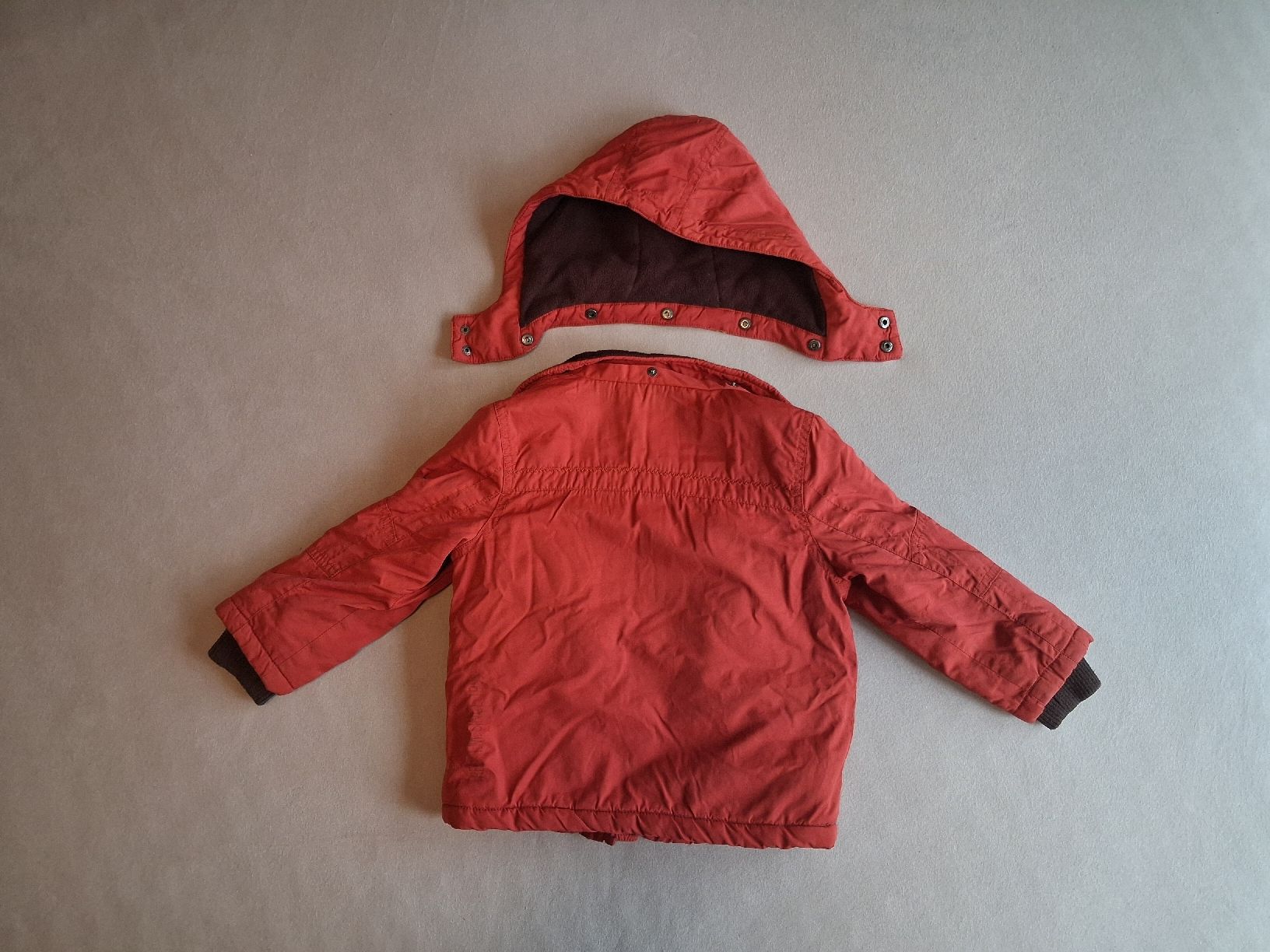 Vestes & Manteaux: Winterjacke Gr. 104 rot – D'occasion à Orvin par Mi-Re-22 2