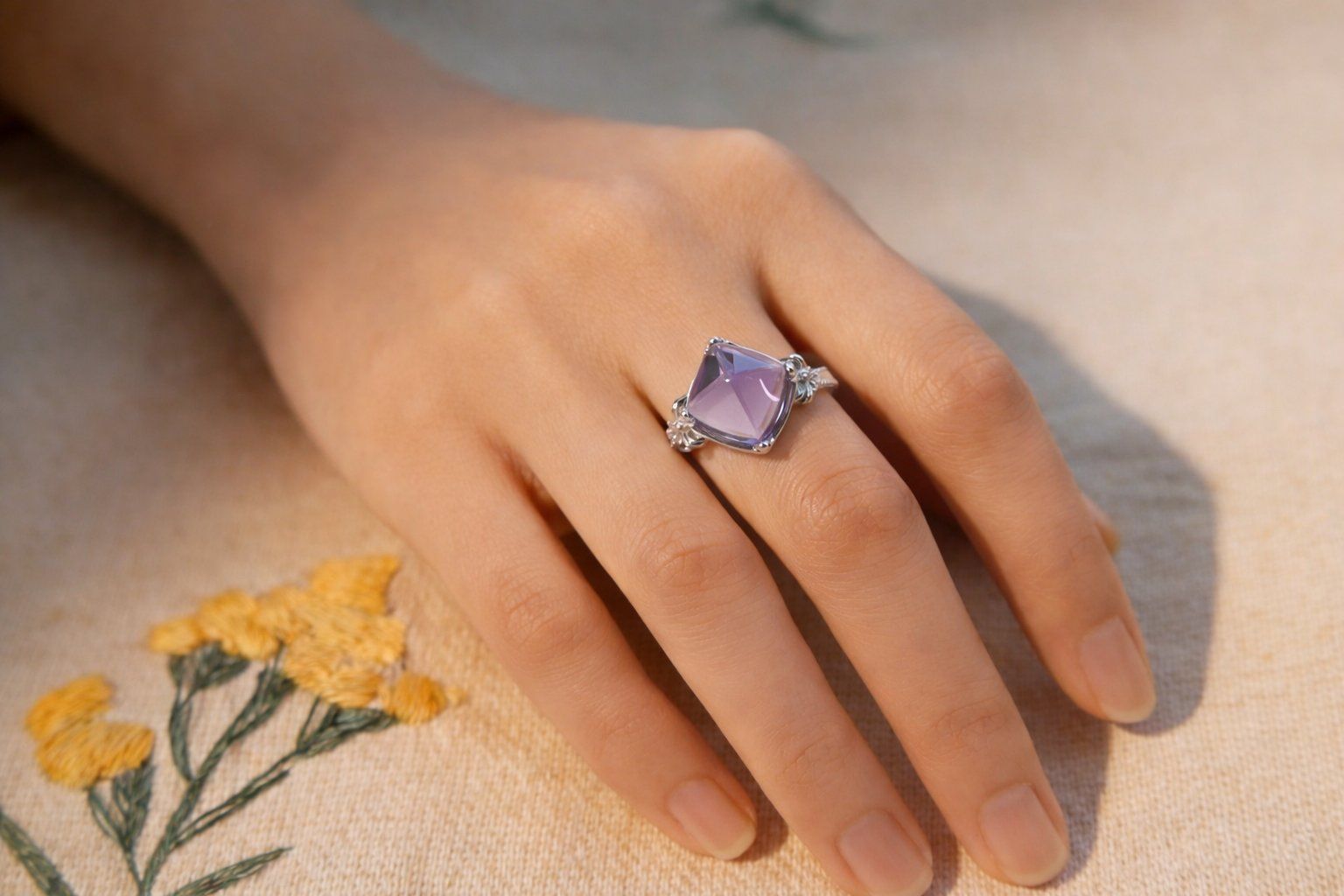 Anelli: NEW - S925 Amethyst Ring (Adjustable) – Nuovo (secondo la descrizione) da Zürich venduto da cin_wcf6 6