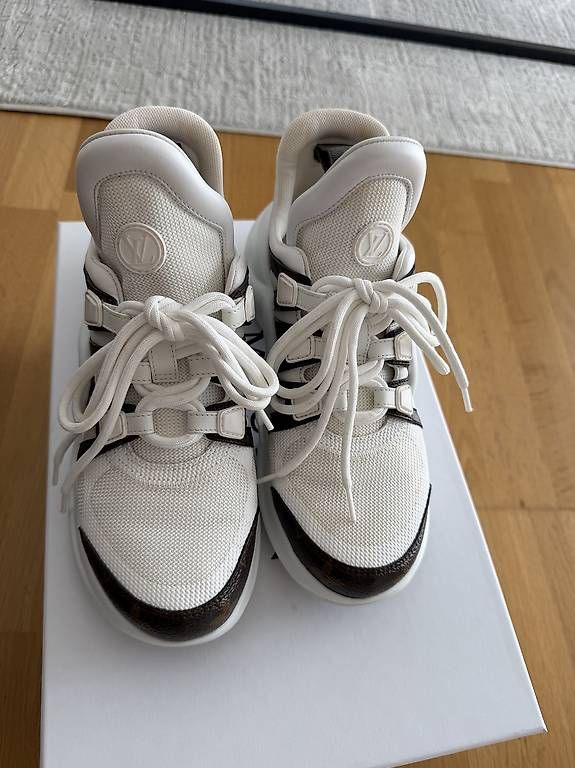 Louis Vuitton Damenschuhe: Louis Vuitton Sneaker – Gebraucht aus Liestal von adn_5js2 2