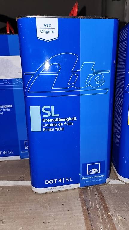 Pflegeprodukte: Bremsflüssigkeit Dot4 + SL6 – Gebraucht aus Fehraltorf von Werkstatt85 1
