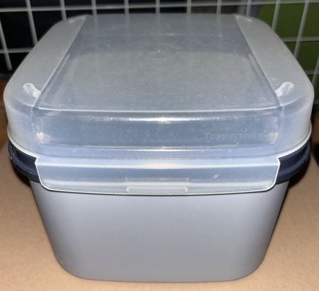 Tupperware Behälter / Dose, grau, neuwertig, Top Zustand