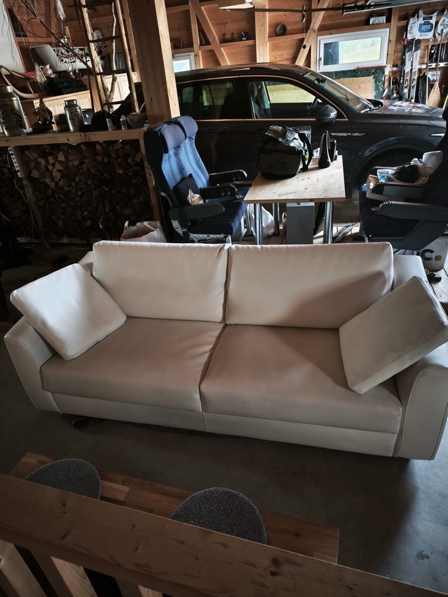 Divani: Helles Sofa mit Schlaffunktion, Top Zustand, günstig! – Usato da Rehetobel venduto da dir_b9r7