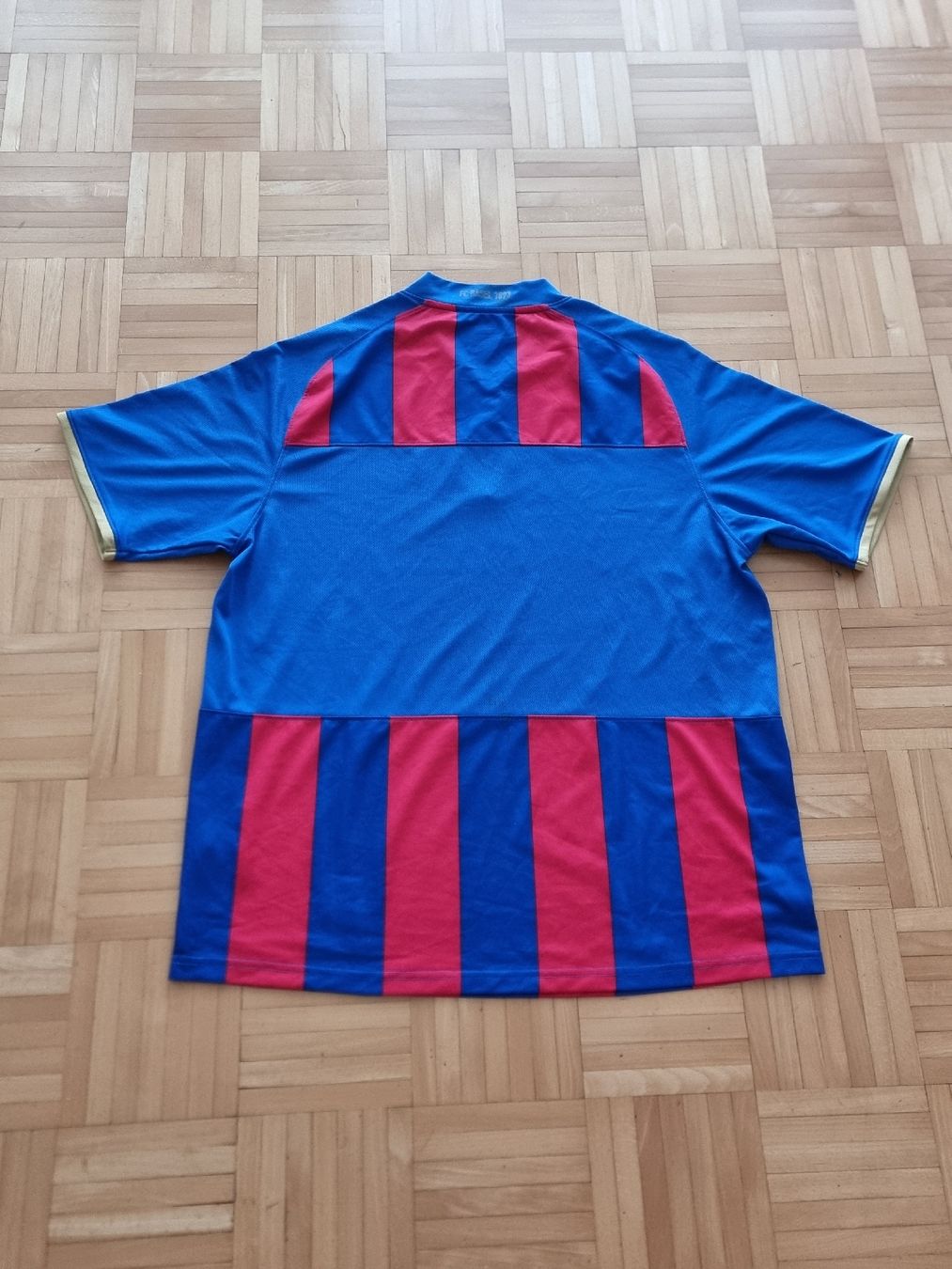 FC Basel Canottiere & Pantaloni: FC Basel 2008-2009 Heimtrikot – Usato da Suhr venduto da SariLacivert1907 1