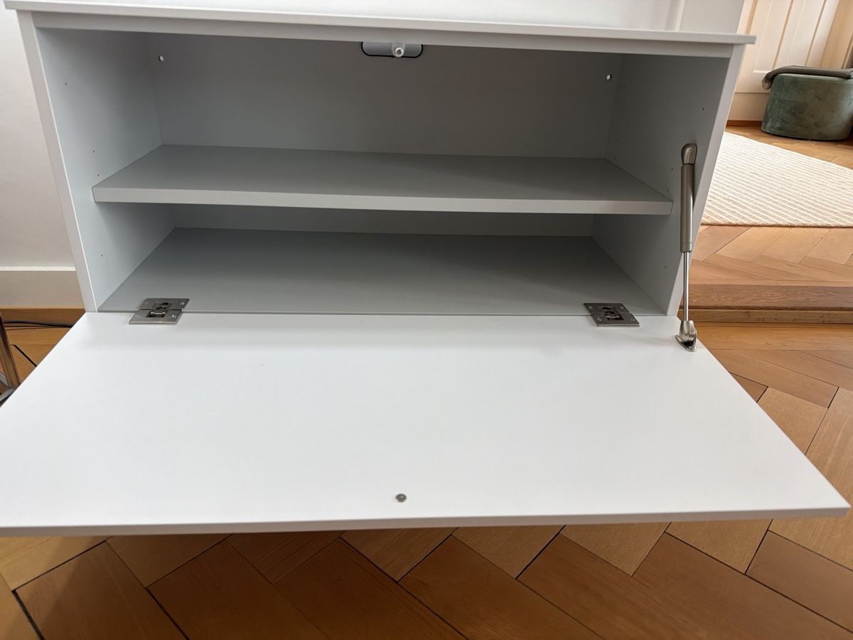 Cassettiere: Kommode weiss mit 4 Beinen guter Zustand – Usato da Zürich venduto da Paters 2