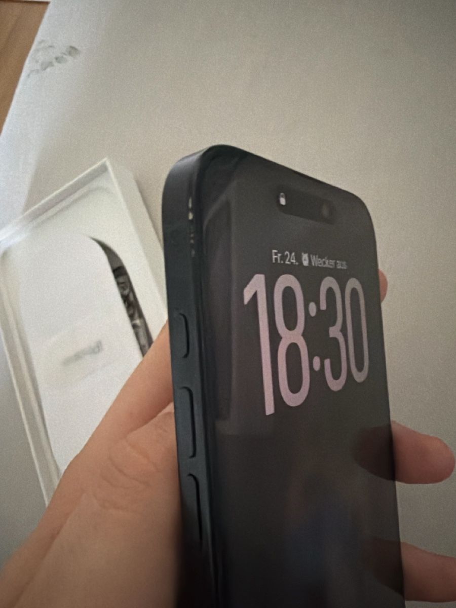 Apple Telefoni cellulari / Smartphones: Apple iPhone 16 Pro Max schwarz guter Zustand – Usato da Bern venduto da luu_n5md 3