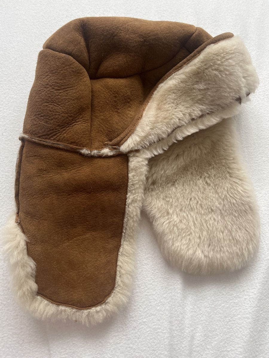 Ugg Copricapi, berretti & cappellini: UGG chestnut  winter mutze 4-5 Jahren – Usato da Adligenswil venduto da Phoenix2017 1