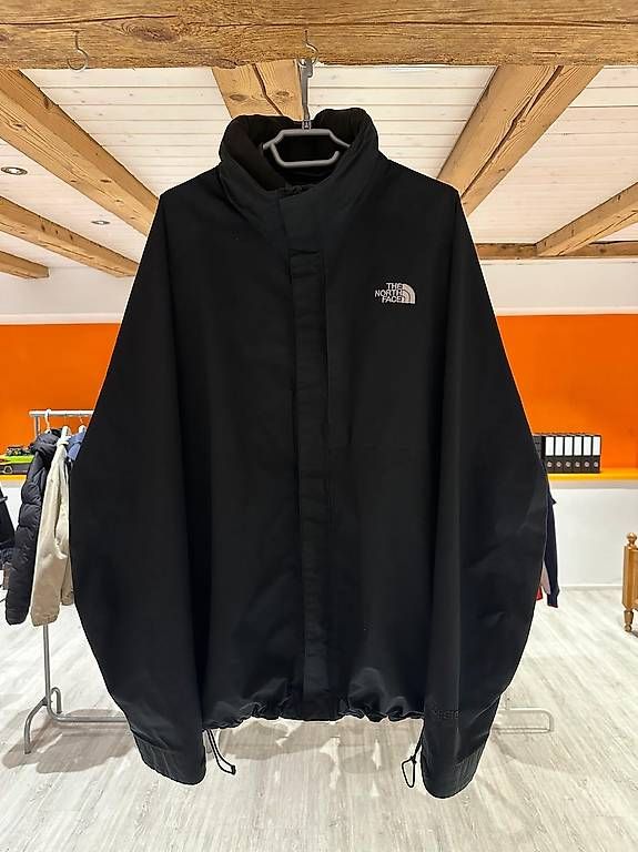 Jacken: The North Face Jacket GORE-TEX Paclite Shell / GR XL – Gebraucht aus Wädenswil von user00643436