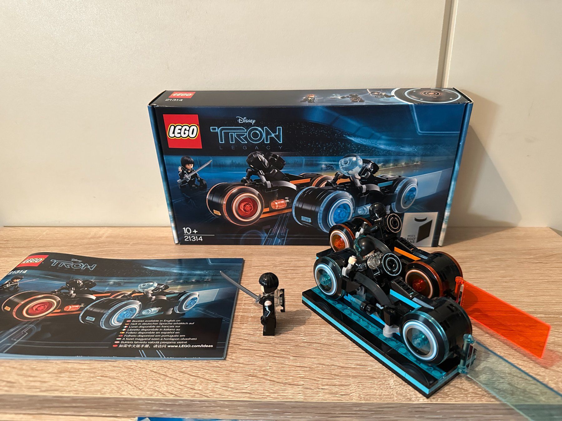 Lego Kit di costruzioni: LEGO 21314 TRON: Legacy Lightcycle – Usato da Basel venduto da Don-Angel 1