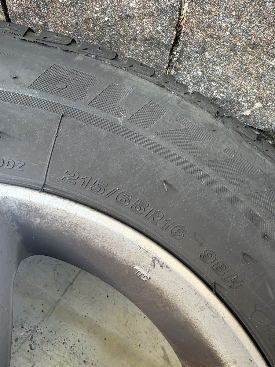 Pneumatici & Ruote complete: Winterräder Subaru Forester 16 Zoll – Usato da Hellikon venduto da lui_cgg2 5