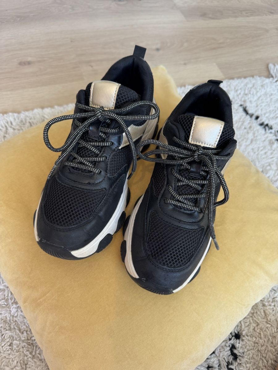 Zara Scarpe da donna: Zara Sneaker Grösse 38 – Usato da Buchs ZH venduto da crazyhandbaggirl123