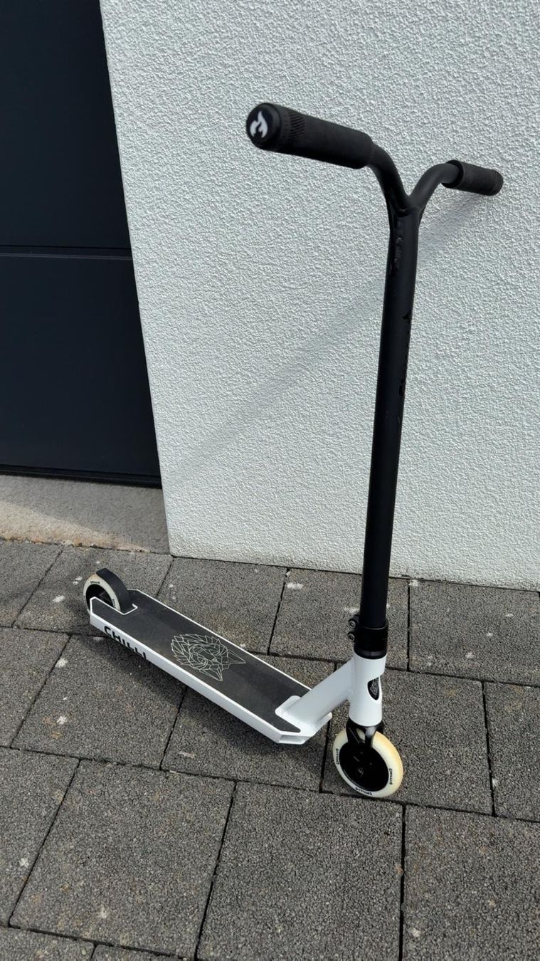 Chilli Kickboard: Chilli Pro Scooter Archie Cole - White – Usato da Wilen b. Wil venduto da corni11