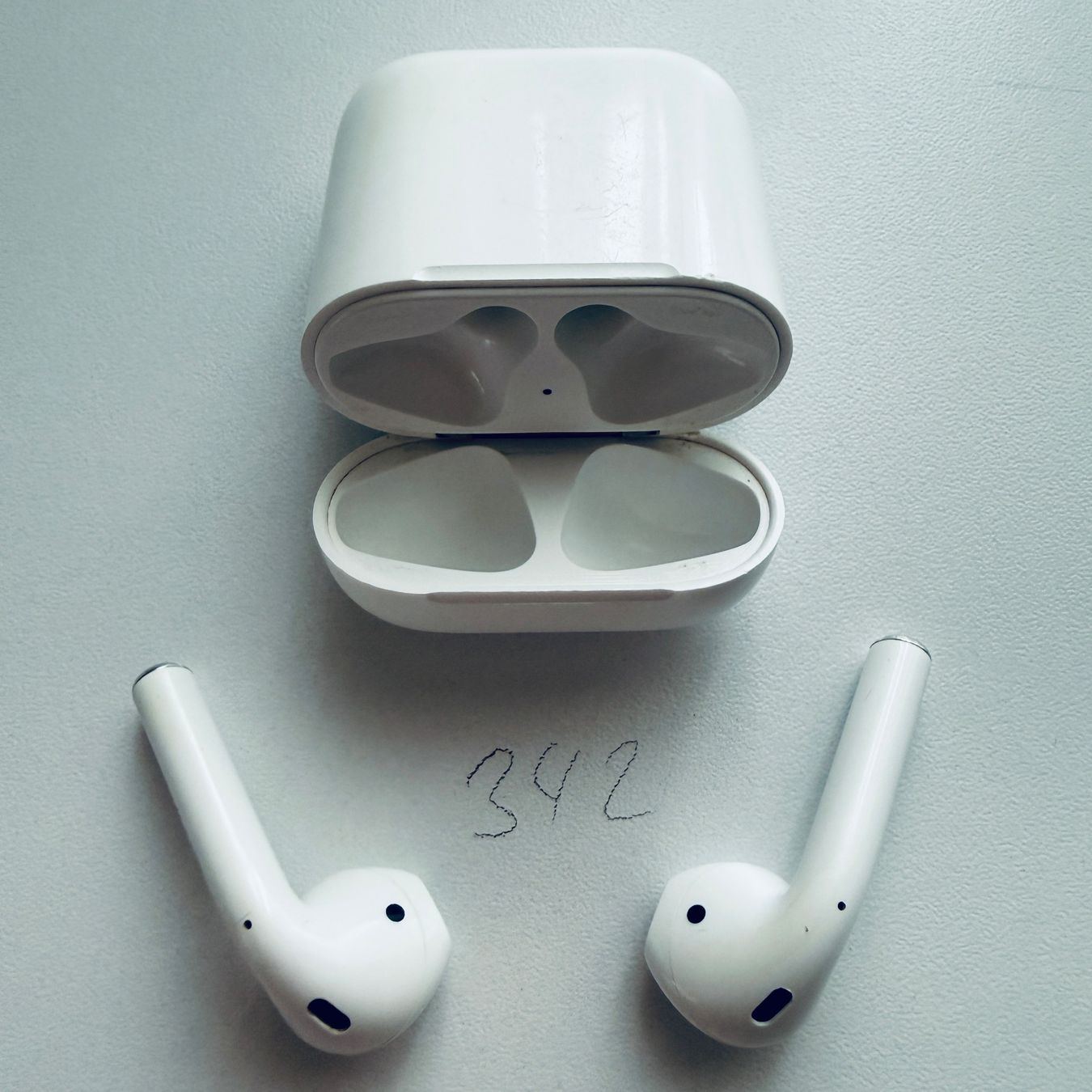 Apple Kopfhörer: Original Apple AirPods 2 Gen. Wireless Kopfhörer & Case – Gebraucht aus Basel von MY.AIRPODS.SHOP 3