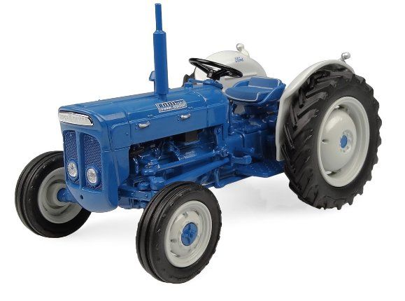 Kits de montage: 1:32 Ford Super Dexta 2000 Diesel US Version – Neuf avec emballage d'origine à Affoltern am Albis par Modellshop-8910
