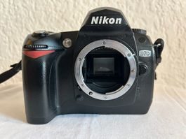 Nikon D70 Digital Kamera mit 2 AF-S Nikkor Objektiven