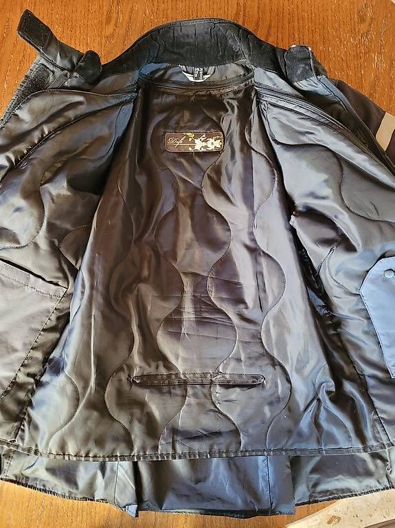 Vestes: Damentöff-Jacke – D'occasion à Kriessern par c_n1 2