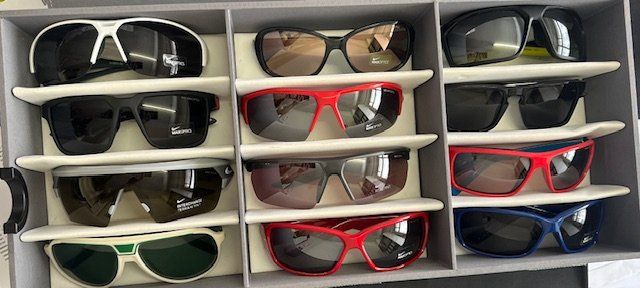 Occhiali & Lenti: VENTE COLLECTION PRIVÉE DE LUNETTES  GENÈVE – Nuovo (secondo la descrizione) da Genève venduto da inf_6k8r