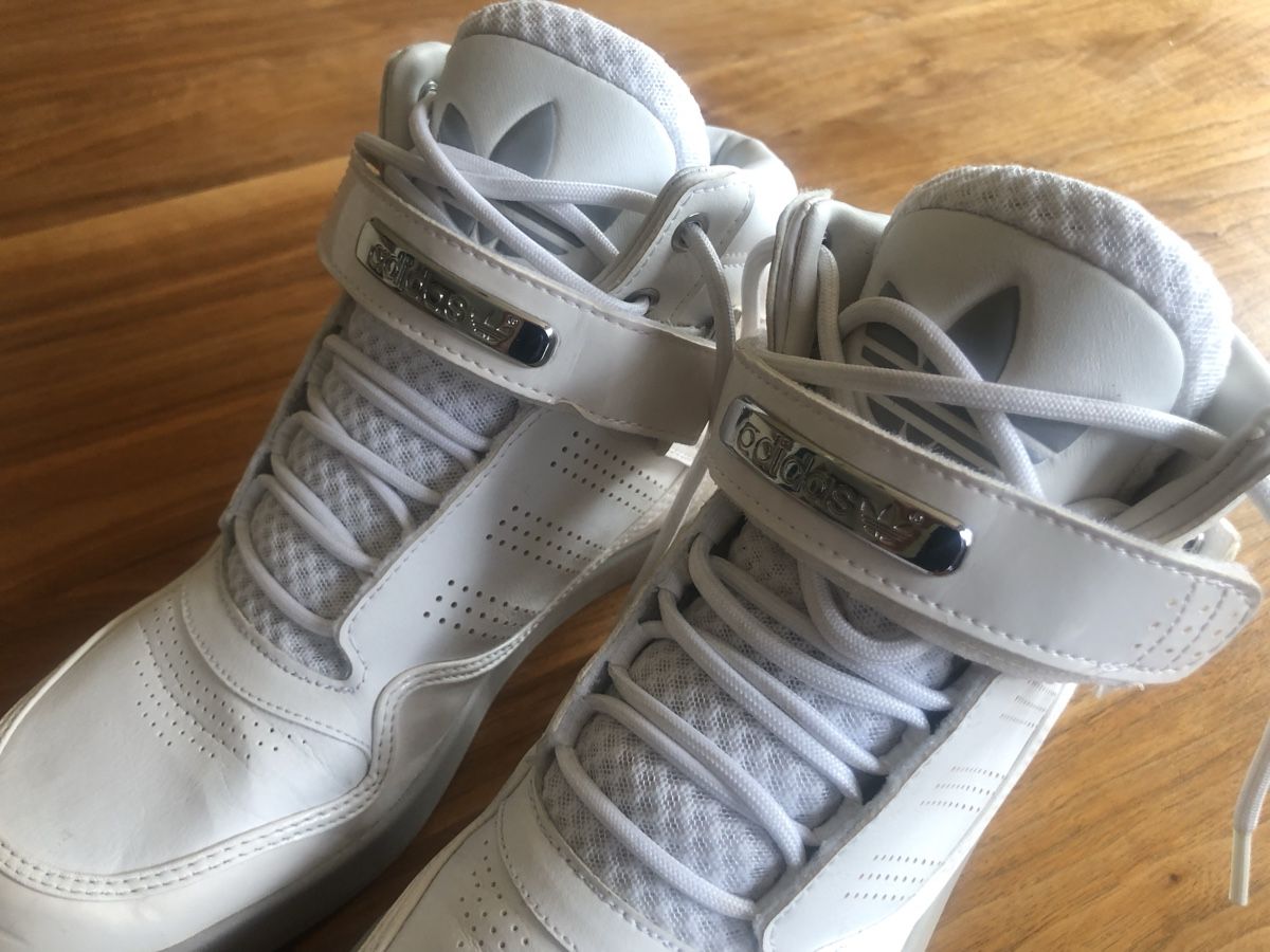 Adidas Scarpe da uomo: Men Adidas sneakers size 41 – Usato da Freienwil venduto da Nompumelelo 1