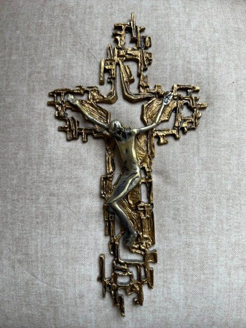 Toutes les décorations: Croix murale Christ en bronze style abstrait – D'occasion à Territet par Yvanz