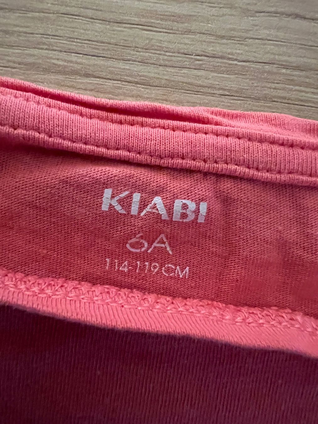 Blusen, T-Shirts & Tops: T-Shirt Gr. 6A 114-119 – Gebraucht aus Thun von Siladi 1