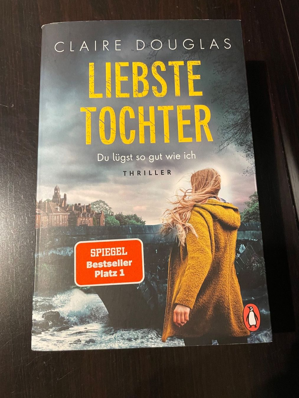 Bücher: Claire Douglas: Liebste Tochter – Gebraucht aus Hüniken von fio_qb8b