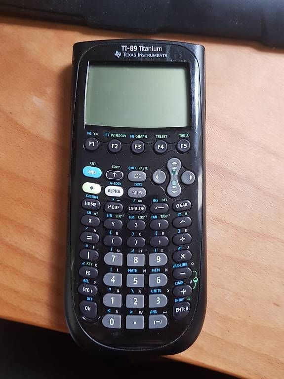Calcolatrici tascabili: TI 89 Titanium Taschenrechner – Usato da Zürich venduto da Kohlo
